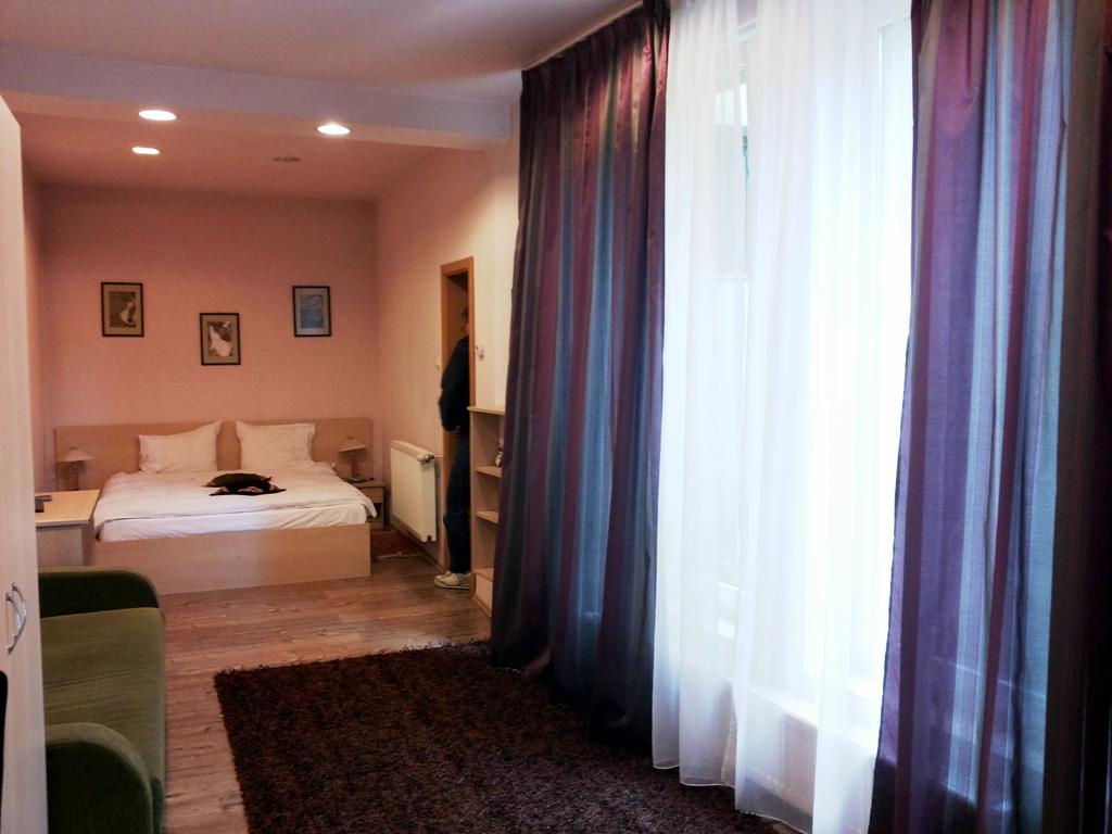 Lucas 10 Apartments Kluž Pokoj fotografie